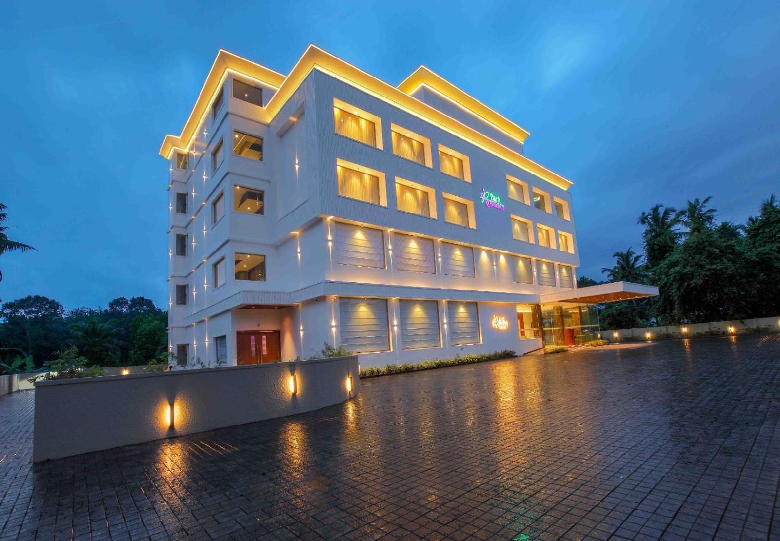 Park Residency Ayarkunnam Hotel Pullappalli Exterior foto